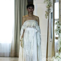 Fashion Show koleksi terbaru gaun pengantin Bramanta Wijaya yang terinspirasi masa kejayaan Hollywood di era 30-an di Hotel Gran Mahakam, Jakarta, Rabu [20/12/2017]. Foto: Mohammad Abduh/Wolipop