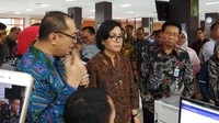 Setelah selesai meninjau, Sri Mulyani dijadwalkan akan memberikan arahan kepada para pegawai yang berlokasi di Ruang Rapat KPPN Khusus Penerimaan.