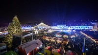 Kota Bucharest di Rumania juga bisa jadi destinasi untuk merayakan Natal. Soalnya kota itu merupakan setting dari film Joyeux Noel yang legendaris (Thinkstock)