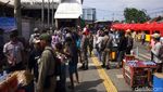 Foto: Sempat Steril, Trotoar Tanah Abang Lagi-lagi Diisi PKL
