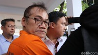 Aktor senior itupun menghimbau agar tak mencontoh dirinya dan mengajak para pemakai untuk berhenti menggunakan narkoba.