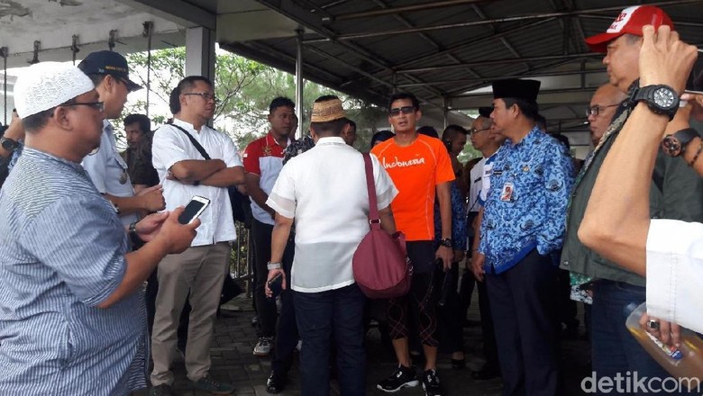 Sandi Ajak Menteri Susi Ngantor di Kepulauan Seribu Sandi Ajak Menteri Susi Ngantor di Kepulauan Seribu