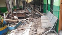 Gedung ambruk usai hujan deras yang melanda Jakarta (Foto: Ahmad Bil Wahid/detikcom