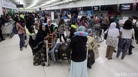 Bandara Soekarno Hatta, terbagi dalam tiga terminal yang berbeda. Untuk terminal 1 digunakan maskapai Lion Air, Batik dan Citylink.  
