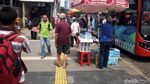 Foto: Trotoar Stasiun Tanah Abang yang Kembali Ditempati PKL