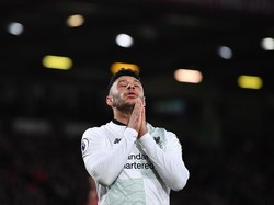 Di musim panas tahun lalu, Alex Oxlade-Chamberlain digaet Liverpool dari Arsenal dengan nominal transfer yang mencapai besaran 35 juta pound sterling (Rp 666 miliar). (Foto: Dylan Martinez/Reuters)