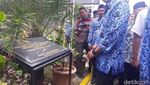 Foto: Ini Prasasti Bertanda Tangan Ahok yang Ditatap Sandiaga