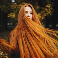 Ia pun memamerkan rambut tersebut di tempat-tempat indah sehingga fotonya semakin terlihat menarik. Foto: Instagram Anastasiya Sidorova