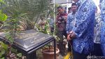Foto: Ini Prasasti Bertanda Tangan Ahok yang Ditatap Sandiaga
