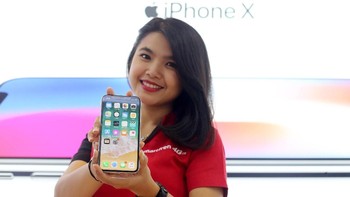 Cukup tambah Rp 83 ribu per bulannya, pelanggan bisa mendapatkan 30 GB selama dua tahun. Ini setara paket Rp 300 ribu, kata Ochie Camasosa Kepala Galeri Nasional Smartfren. (Foto: Ari Saputra)