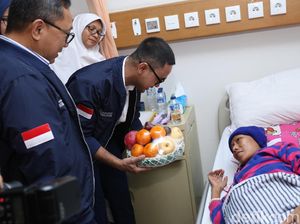 Aksi Sosial Para Artis Memperingati Hari Ibu di RSCM