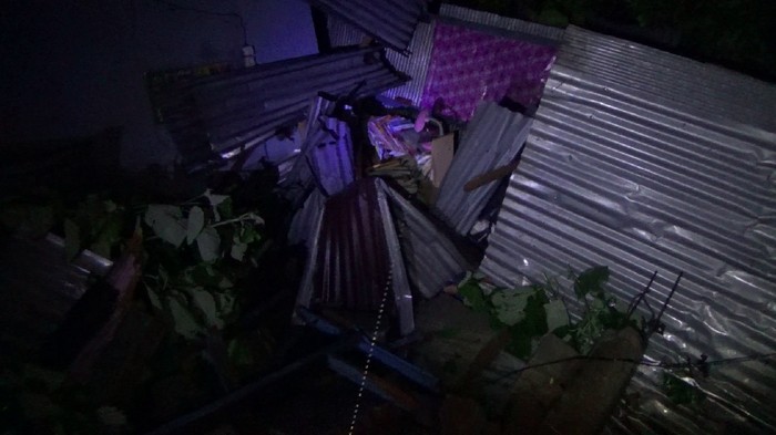 Tembok Pabrik Roboh Timpa Rumah Warga, 1 Orang Tewas 3 Luka