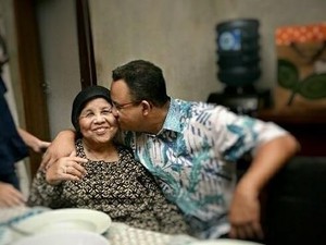 Anies Ungkap Perjuangan Sang Ibu untuk Sekolah