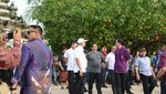 Foto: Gaya Santai Jokowi dan Menterinya Tinjau Pantai Kuta