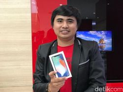 Mengintip Keseruan Berburu iPhone X di Jakarta