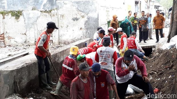 Ini Kegiatan Wali Kota Risma Saat Peringatan Hari Ibu