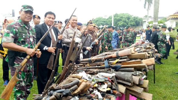 Menggunung, Ini Ratusan Senpi yang Dimusnahkan Polda Sumsel