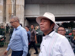 Ketika Lulung Berpantun soal Kunker Anies dan Bambu Getah Getih