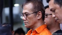 Ia ditangkap atas kasus narkoba yakni penggunaan sabu.