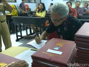 Gubernur Ganjar Dorong Setiap Desa di Jateng Miliki Website