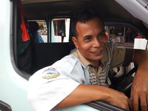 Curhat Sopir Angkot soal Penutupan Jalan Depan Stasiun Tanah Abang