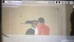 Momen Pelukan Setya Novanto dan Sang Putra di Gedung KPK