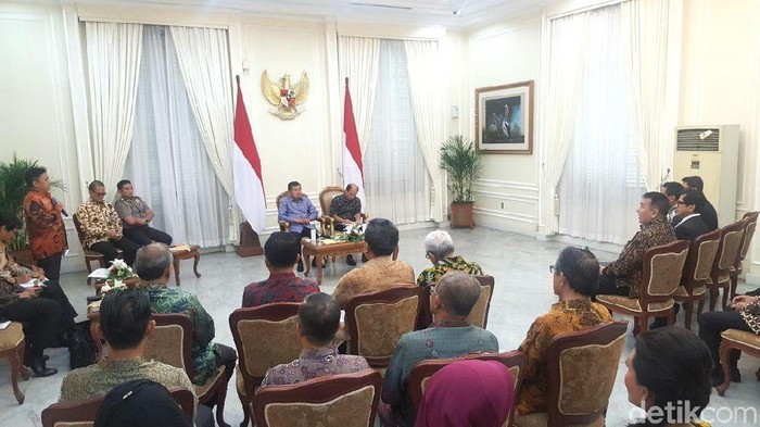 Bertemu Wapres JK, Arcandra Lapor Kendala Energi Baru Terbarukan