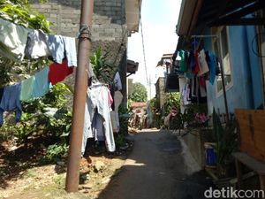 Foto: Berkeliling di Kampung Baswedan Jati Padang