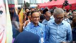 Foto: Senyum Anies Ketika Jajal Tanah Abang Explorer