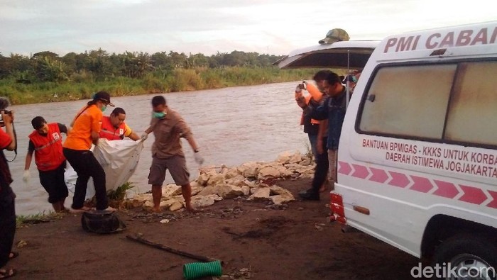 Mayat Pria Ditemukan Mengambang di Sungai Progo