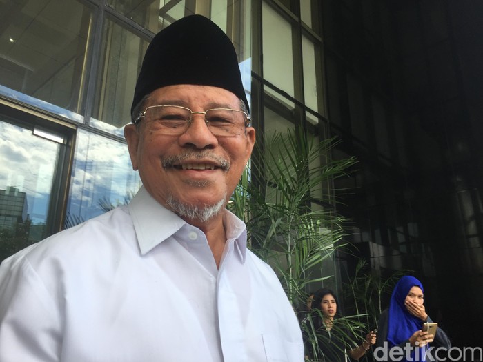 Gubernur Maluku Utara (Malut) Abdul Gani Kasuba mengadu ke KPK soal pembahasan APBD senilai Rp 2,1 triliun.