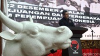 Sarinah merupakan pengasuh Sukarno (Bung Karno) saat masih kecil.