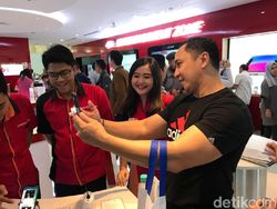 Mereka Rela Antre Pagi-pagi demi Mengejar iPhone X