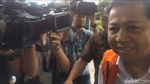 Momen Pelukan Setya Novanto dan Sang Putra di Gedung KPK