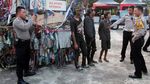 Bikin Macet, Vespa Gembel Ditilang Polisi