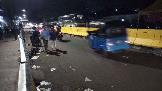 Jalan Sudah Dibuka Lagi, Begini Suasana PKL di Trotoar Tanah Abang