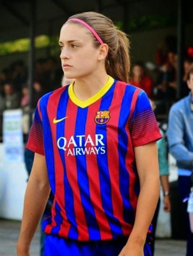 Alexia Putellas merupakan pemain timnas putri Spanyol yang juga bermain sebagai  gelandang serang di klub Barcelona. Meski masih berusia 23 tahun Alexia telah memenangkan tiga gelar liga dan dua gelar piala Spanyol. Foto: Istimewa