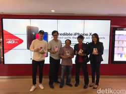Mereka Rela Antre Pagi-pagi demi Mengejar iPhone X