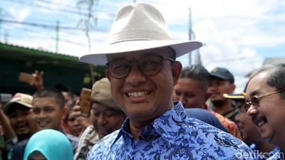 Gaya Koboi Anies Tinjau PKL Tanah Abang