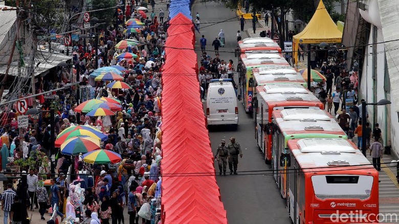 PKL Tanah Abang Ngaku Tak Dapat Tenda, Pemprov: Itu Cari Kesempatan PKL Tanah Abang Ngaku Tak Dapat Tenda, Pemprov: Itu Cari Kesempatan