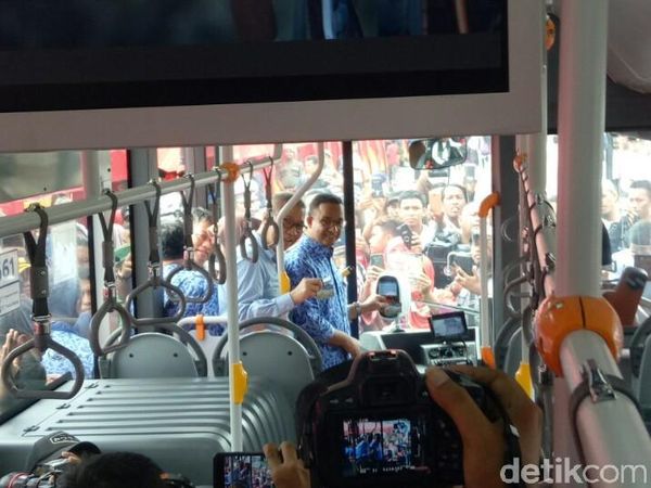 Foto: Senyum Anies Ketika Jajal Tanah Abang Explorer
