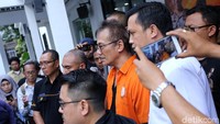 Ia mengaku menyesal atas perbuatannya tersebut.