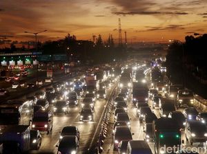 Emak-emak Jaman Now Jadikan Mobil Sebagai Tempat Curhat