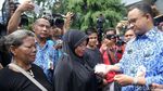 Gaya Koboi Anies Tinjau PKL Tanah Abang