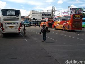 Malam Ini Puncak Mudik Natal dan Tahun Baru di Terminal Cicaheum