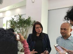 Mereka Rela Antre Pagi-pagi demi Mengejar iPhone X