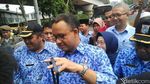 Gaya Anies Pakai Topi Koboi dari Lulung di Tanah Abang