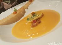 Nuansa 'White Christmas' dan Sajian Prancis Klasik Menanti Anda di Restoran Ini