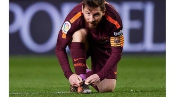 Giliran Barcelonista junjung #ForcaBarca. Foto: Twitter