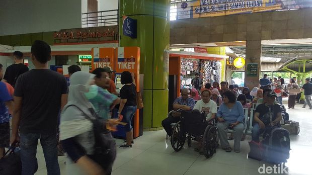  Stasiun Gambir, Sabtu (23/12/2017)